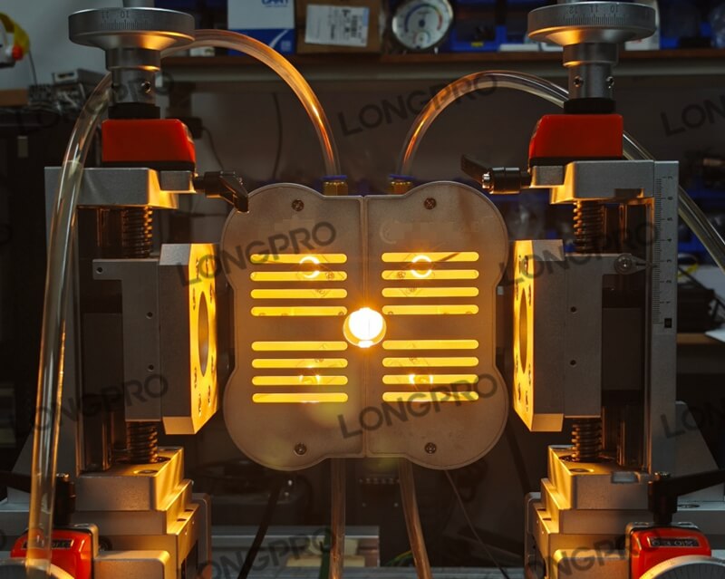 紅外聚焦加熱器.jpg 紅外聚焦加熱器.jpg